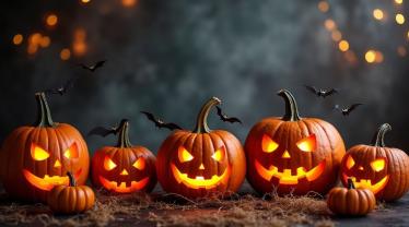Spookachtige Halloween viering met pompoenen.